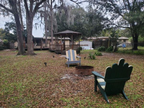 Cozy retreat in New Port Richey-Stunning Backyard